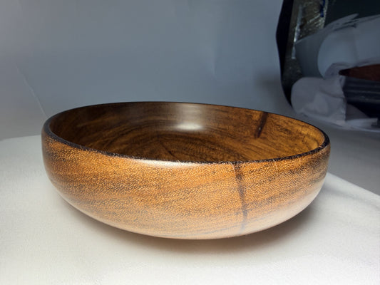 Bulls Eyes walnut bowl, profile with burned rim border