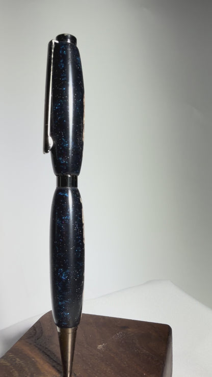 Ponderosa — Pinecone & Blue-Black Resin Pen — slow rotation